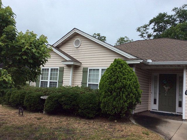 2nd image of 204 Bridgewater Cir
