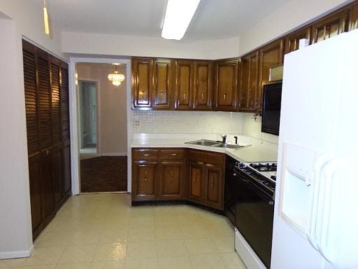 3rd image of 175 Lake Blvd APT 321
