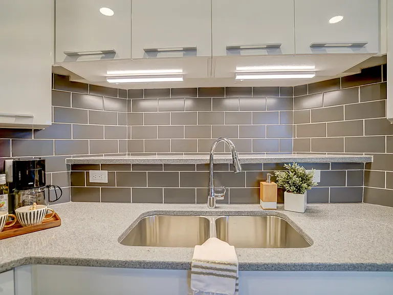 Latitude 43 — Photo 2