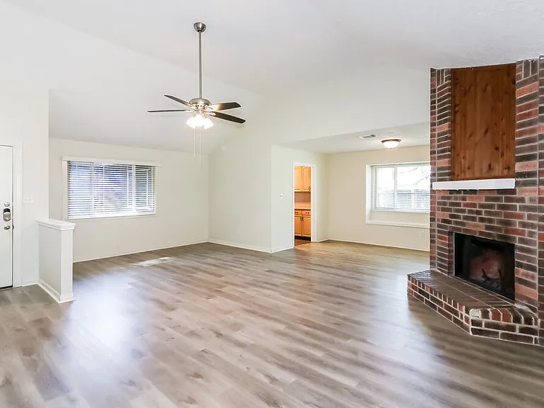 10810 Gusty Winds Ct — Photo 5
