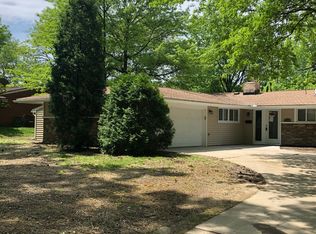 2260 Newbury Dr, East Cleveland, OH