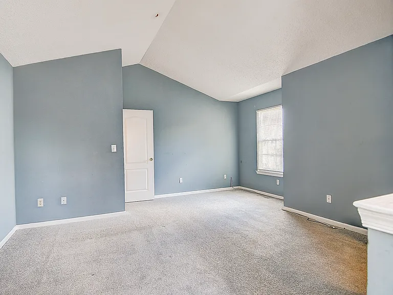 751 Ridge Cir — Photo 19