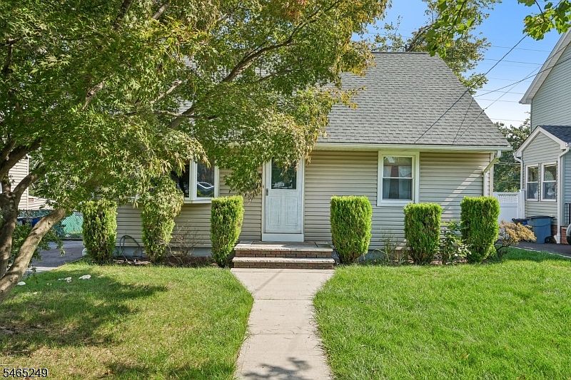 1st image of 17 Bryant Ave