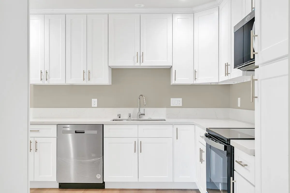 2 bed, 1.0 bath, 800 sqft, $2,700 — Photo 3