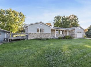 111 Railroad St W, Newhall, IA 52315