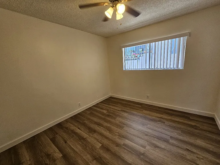 12522 Paramount Blvd #17 — Photo 13