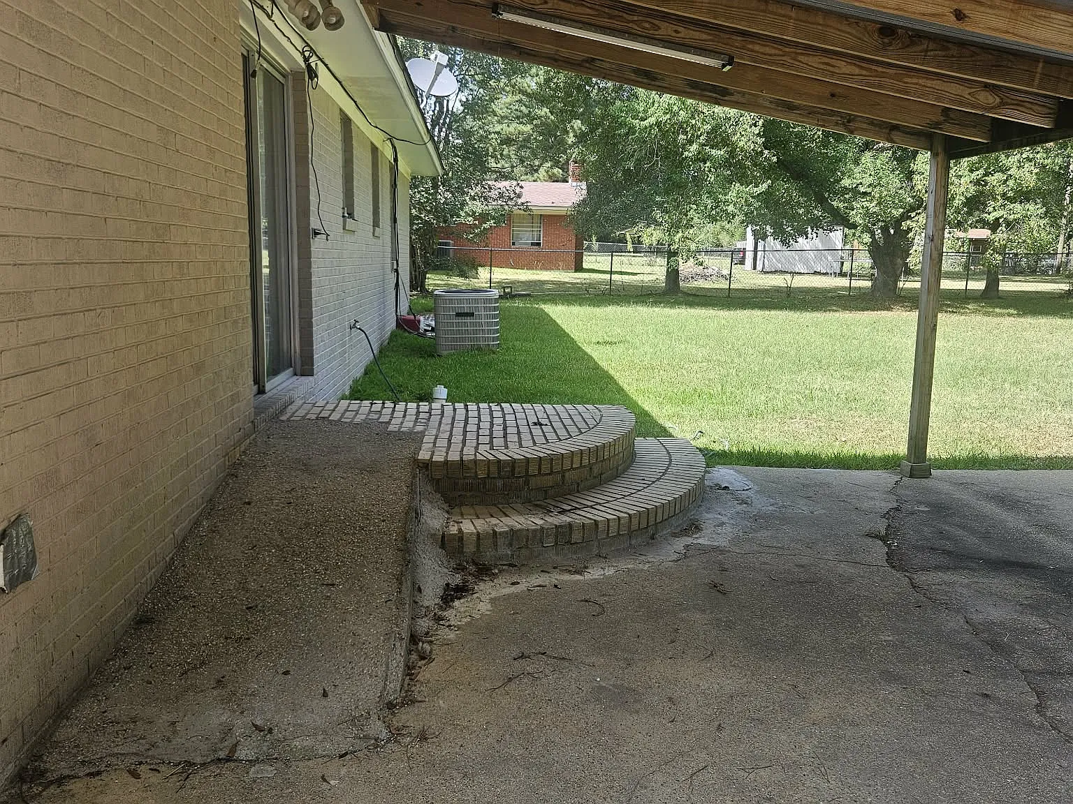 3 bed, 1.5 bath, 1447 sqft, $1,200 — Photo 2