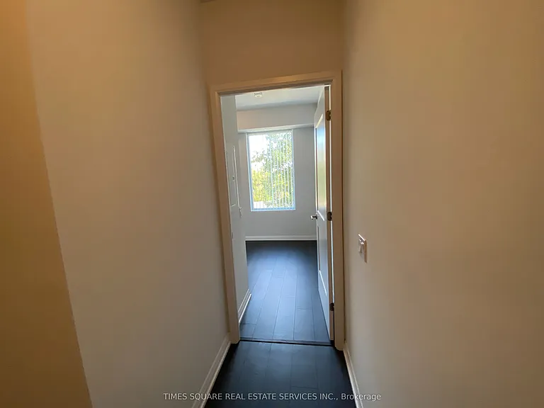 1050 Portage Pkwy #Townhouse 32 — Photo 15