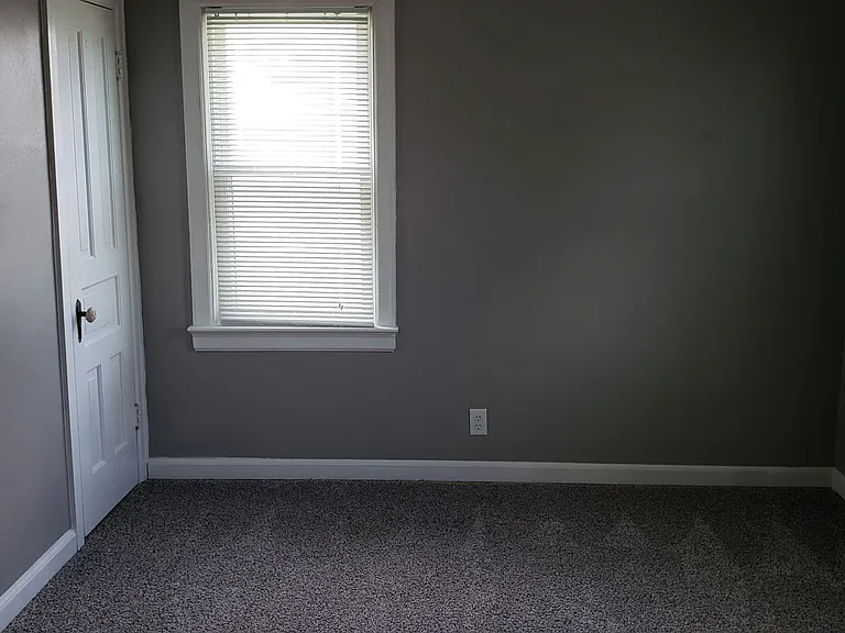 1107 E Firmin St — Photo 8