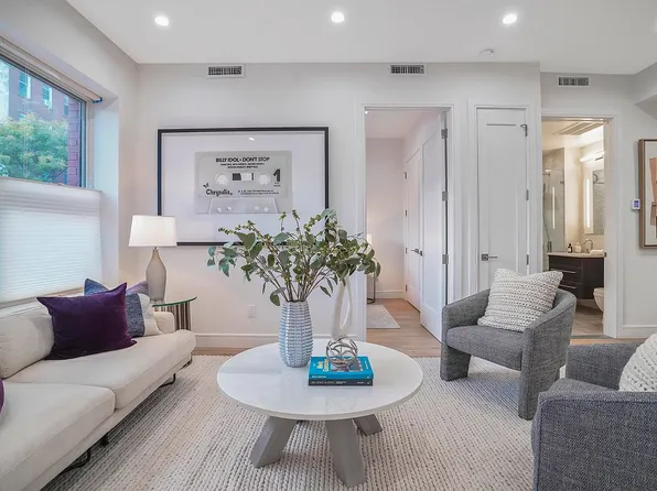 45 Garnet St #1B, Brooklyn, NY 11231