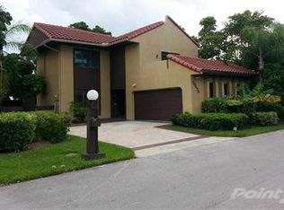 20424 NE 10th Ct, Miami, FL 33179