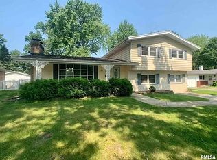 809 Roanoke Dr, Springfield, IL 62702