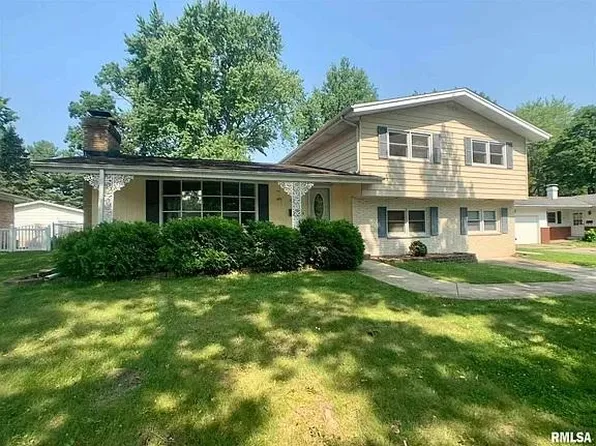 809 Roanoke Dr, Springfield, IL 62702