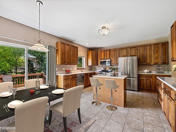 4th image of 39W257 Mill Creek Cir E