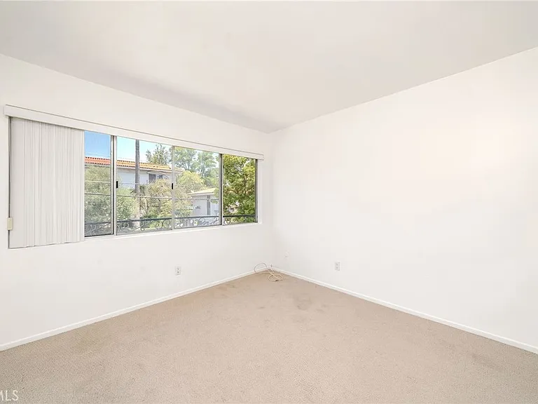 972 E California Blvd #202 — Photo 16