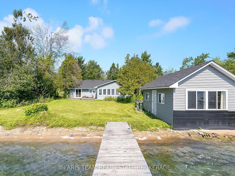 1st image of 1467 Cunningham Cres