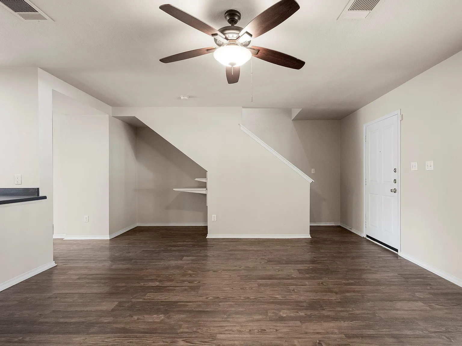 4 bed, 2.0 bath, 1446 sqft, $1,950 — Photo 4