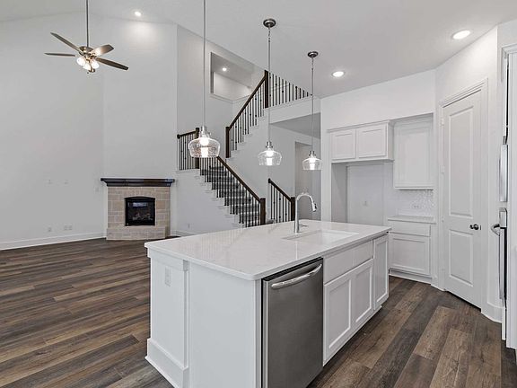 5th image of 5110 Twin Oaks Ct