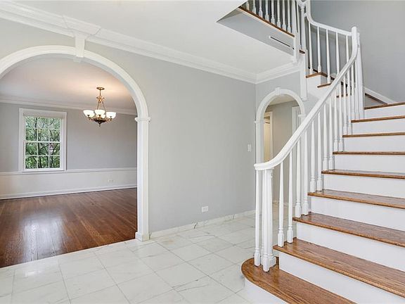 3rd image of 41 Morris Ln S