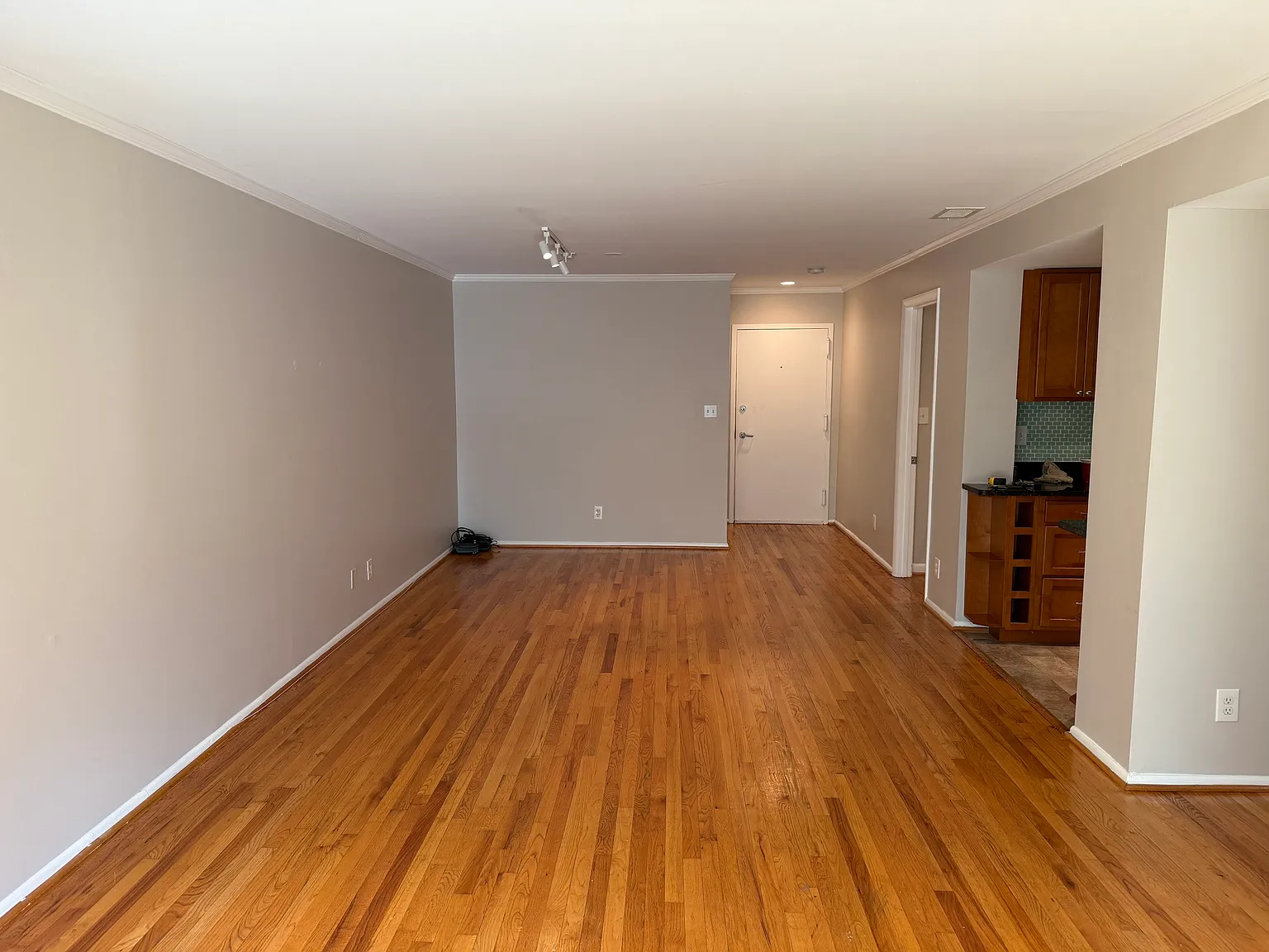 1812 Wyoming Ave NW — Photo 2