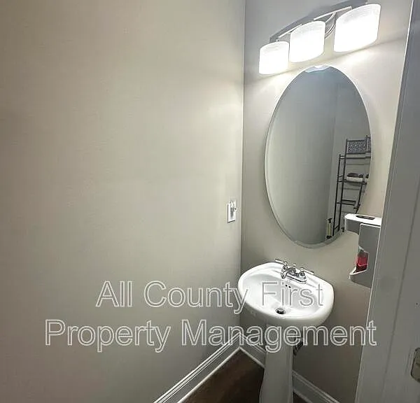 553 Sprayberry Dr — Photo 8