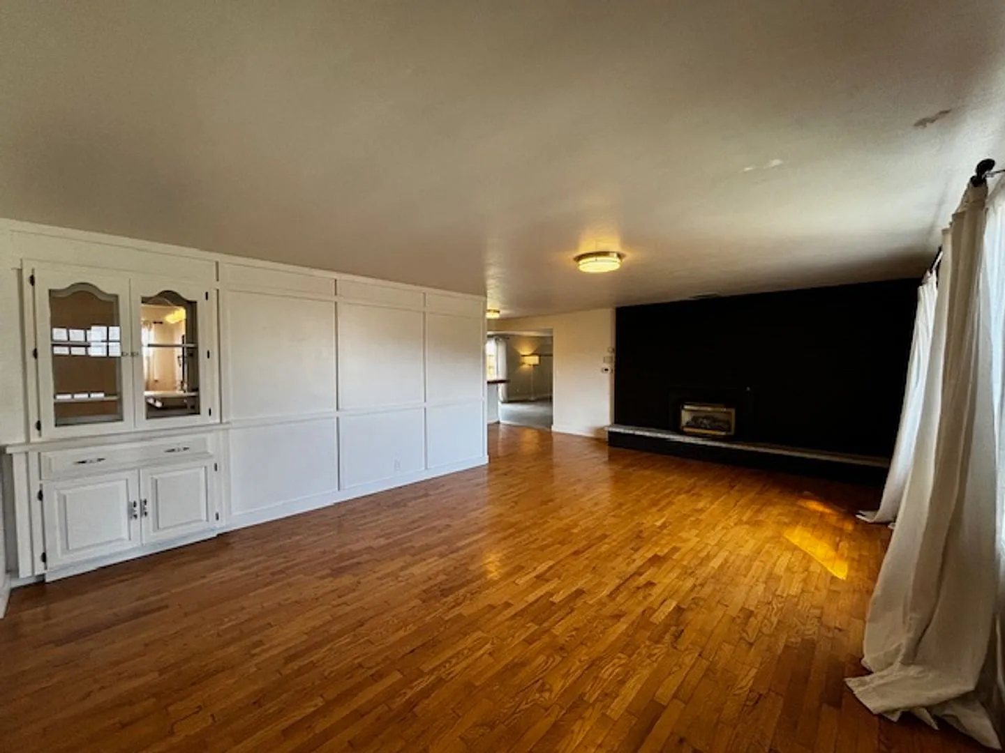 3 Bed, 2 Bath Partially Fenced Corner Lot in Mt Vernon — Photo 2