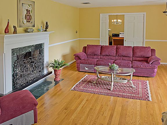 LR-Fireplace, Bay Window