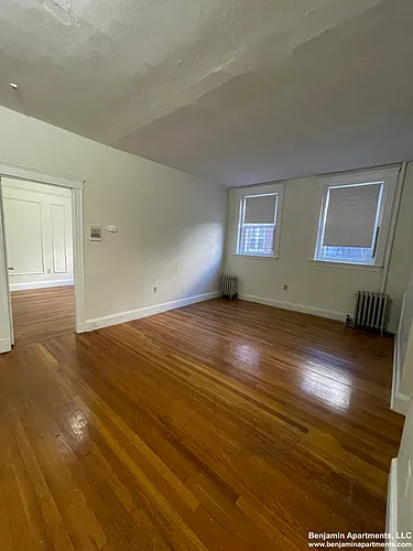 70 Chiswick Rd #13 Photo 1