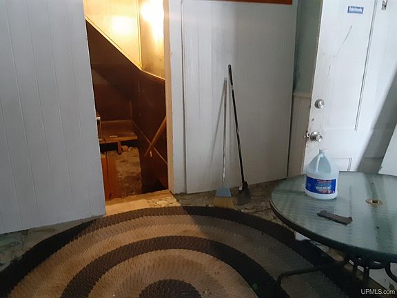 3rd image of 119 E Sellar St