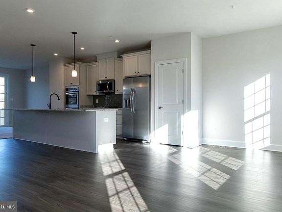 4th image of 9614 Glassy Creek Way