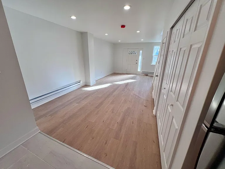 263 E Penn St — Photo 6