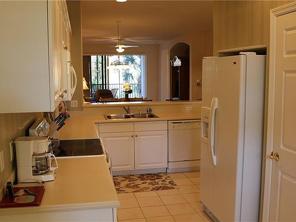 5th image of 4833 Hampshire Ct #1104