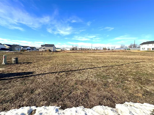 619 Green Heron Dr, Norwalk, IA 50211