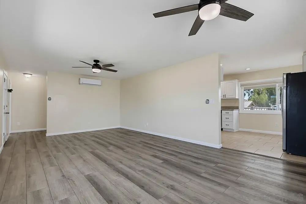 3 bed, 2.0 bath, 1284 sqft, $3,300 — Photo 4