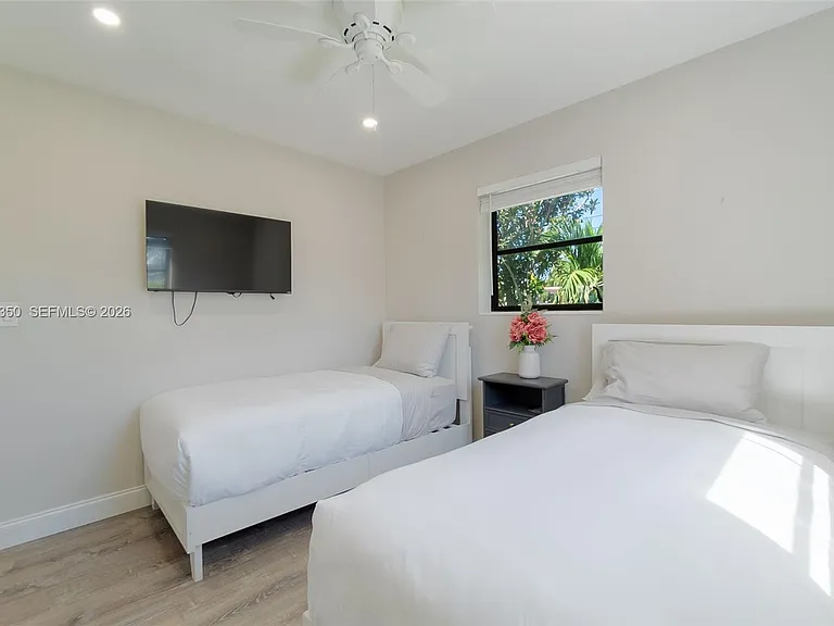 712 Tradewind Dr — Photo 7