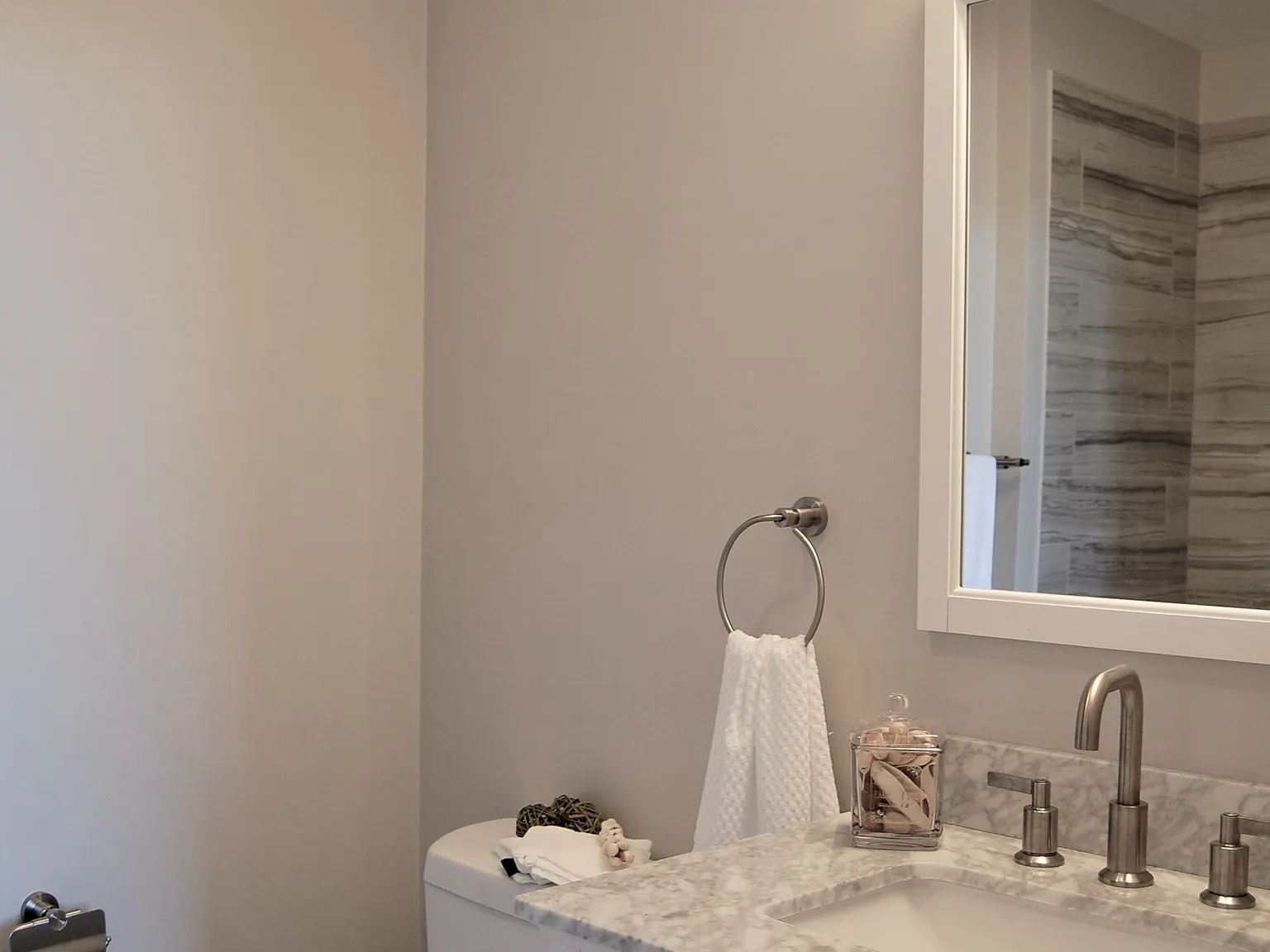 4 bed, 4.5 bath, 2500 sqft, $3,900 — Photo 4