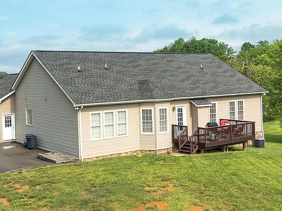 4th image of 81 Brookview Cir