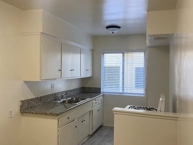SEP-BUR APARTMENTS — Photo 23