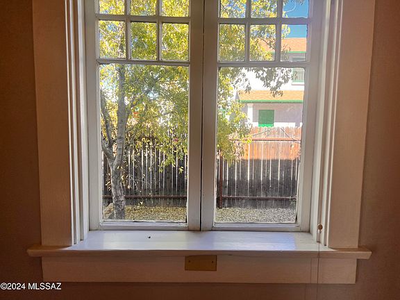 5th image of 1056 N Herbert Ave