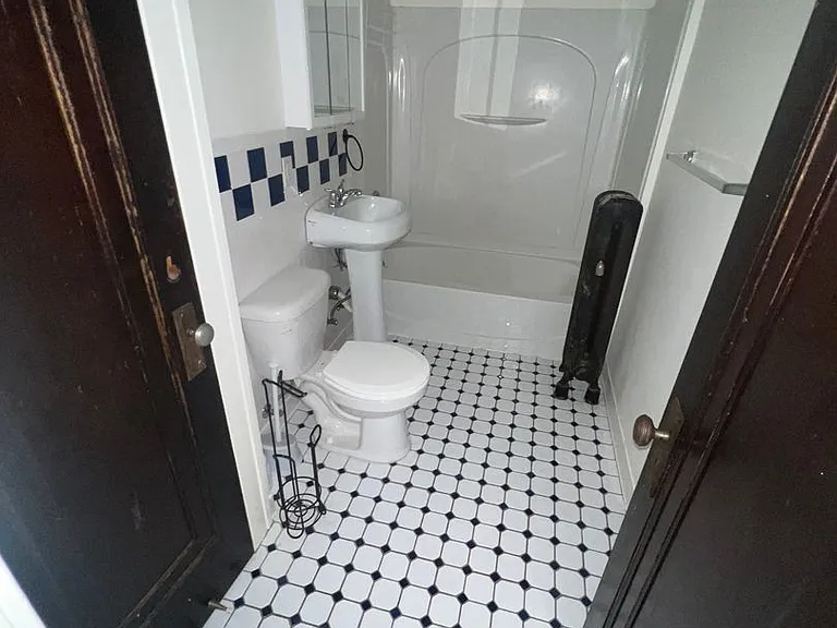 2626 N Moreland Blvd — Photo 28