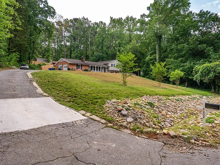 4222 Arbutus Dr — Photo 6