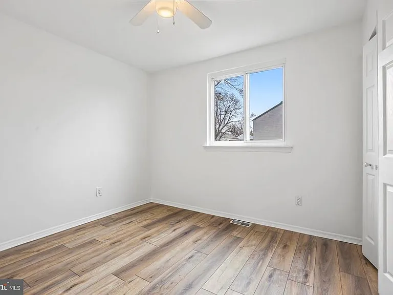 7710 Greenbrier Rd — Photo 23