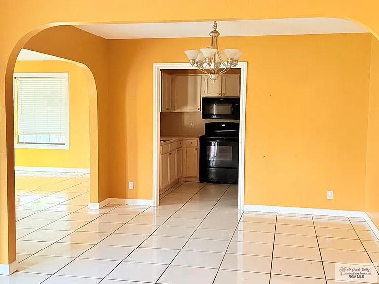 198 Sugar Tree Ln — Photo 4