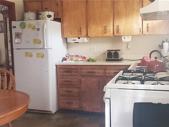 4th image of 208 Briarwood Ave