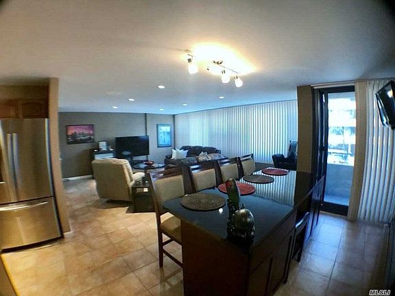 3rd image of 166-40 Powells Cove Blvd #2-B