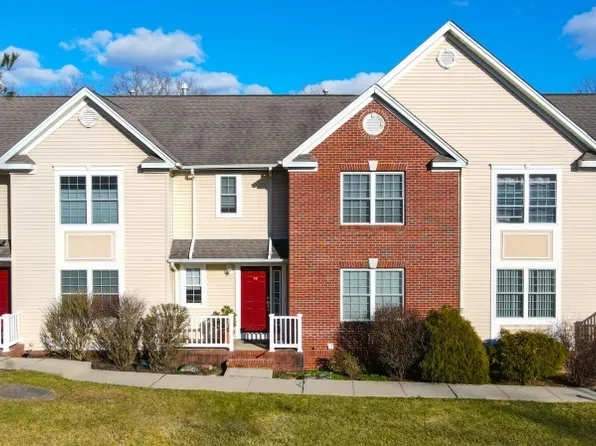 56 Henry Ct, Mount Arlington Boro, NJ 07856