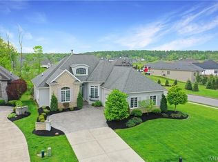 9705 Foxglove Ct, Clarence Center, NY 14032