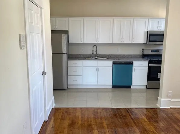 West Grace Apts