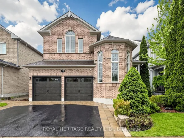 3 Kinross Ave, Whitby, ON L1M 2C8