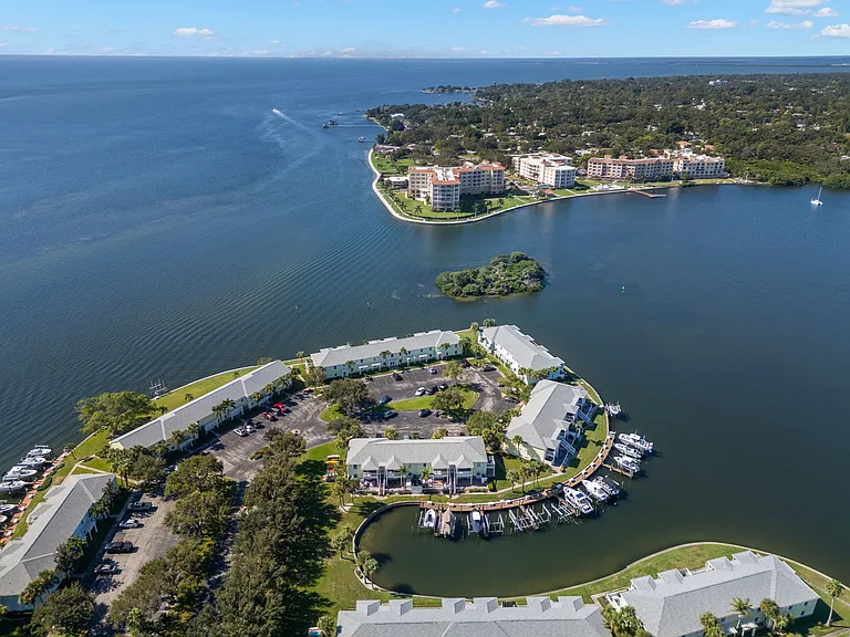 5243 Beach Dr SE #B — Photo 40
